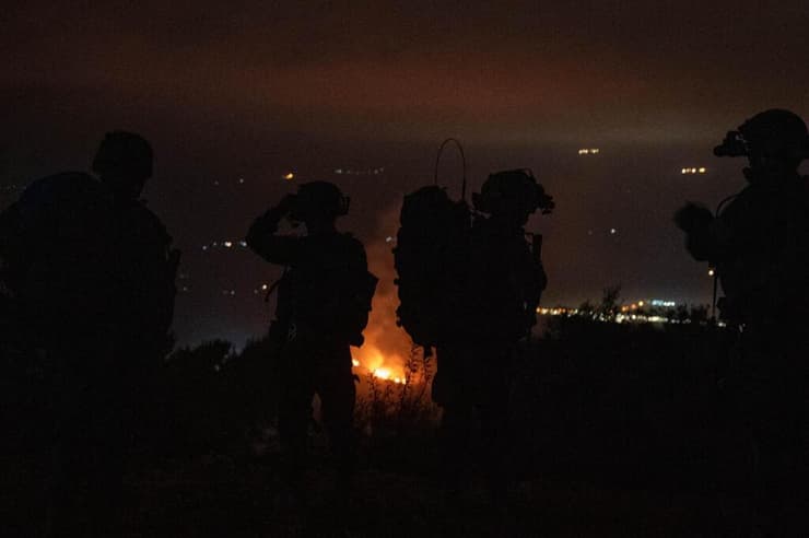 לוחמי חטיבת הקומנדו והצנחנים בדרום לבנון: מחסלים מחבלים בטווח קרוב ומשמידים מתחמי לחימה של חיזבאללה
