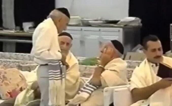 תפילת ראש השנה בבגדד לפני 26 שנה