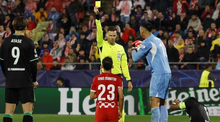 איבן מרטין לאחר שהכשיל ברחבה