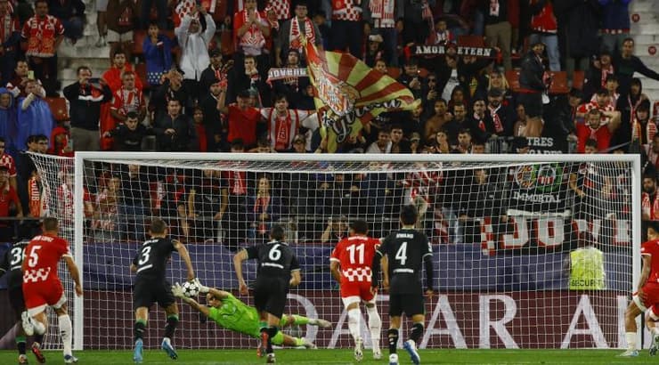 טימון וולנרויטר הודף מהנקודה