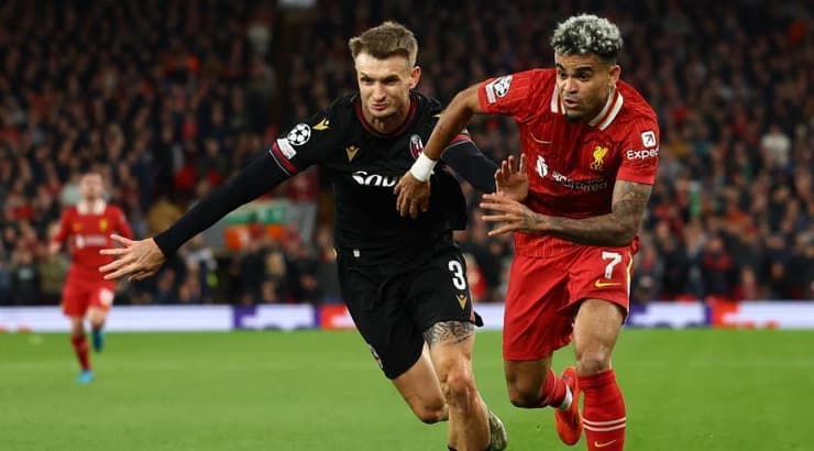 לואיס דיאס פורץ קדימה