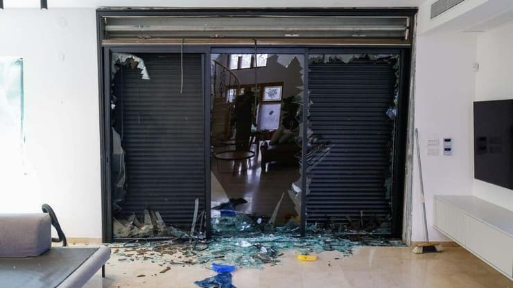 נפילה בהוד השרון