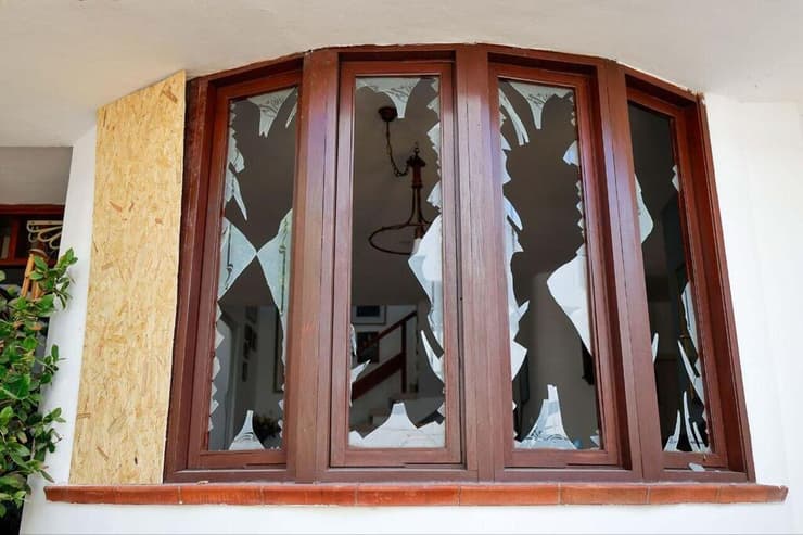 נפילה בהוד השרון