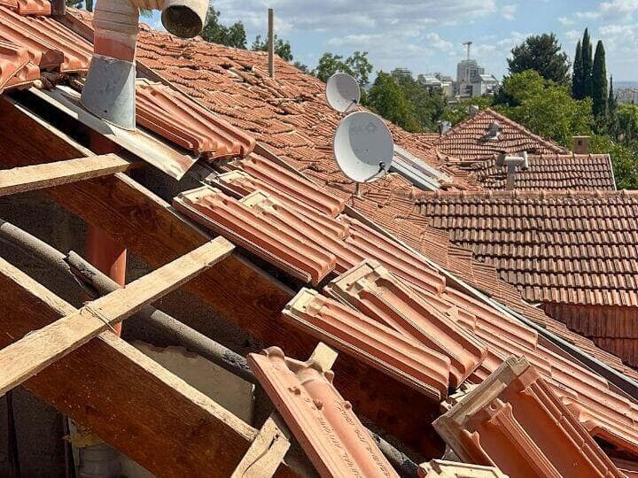 נפילה בהוד השרון