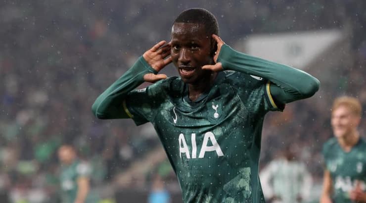 פפה סאר חוגג