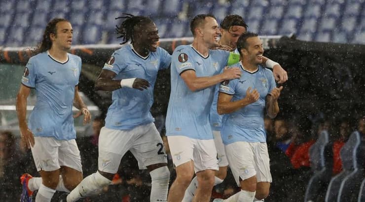 שחקני לאציו חוגגים