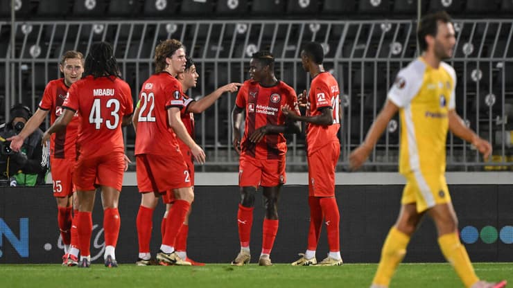 שחקני מיטיולן חוגגים