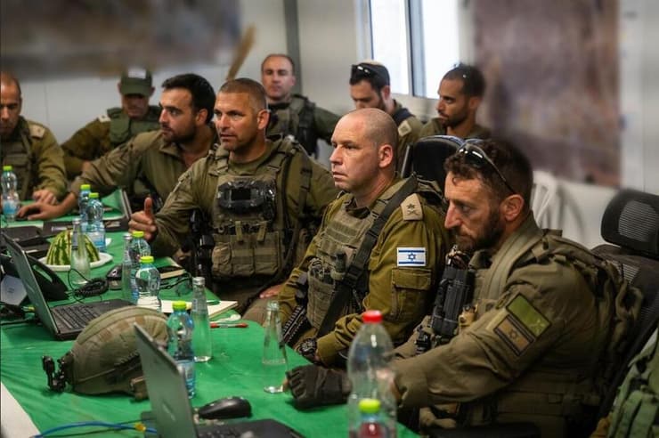 תמפקד פיקוד הדרום, אלוף ירון פינקלמן בתדרוך למפקדים