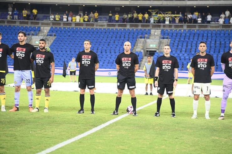 שחקן מכבי ת"א ערן זהבי