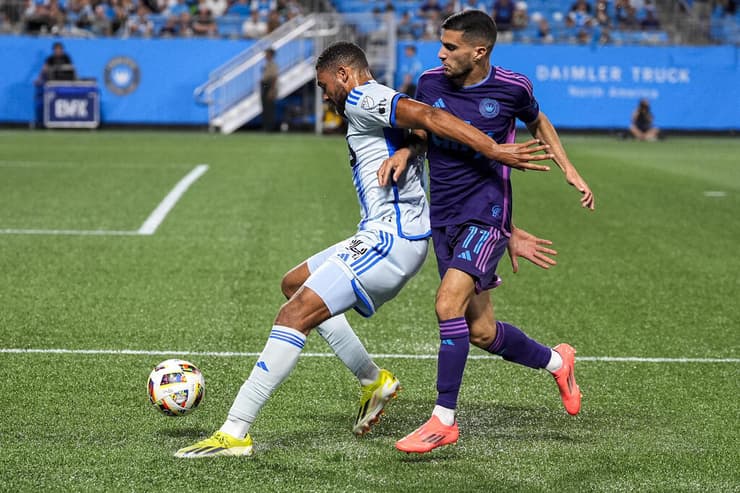 עבדה (מימן) מול