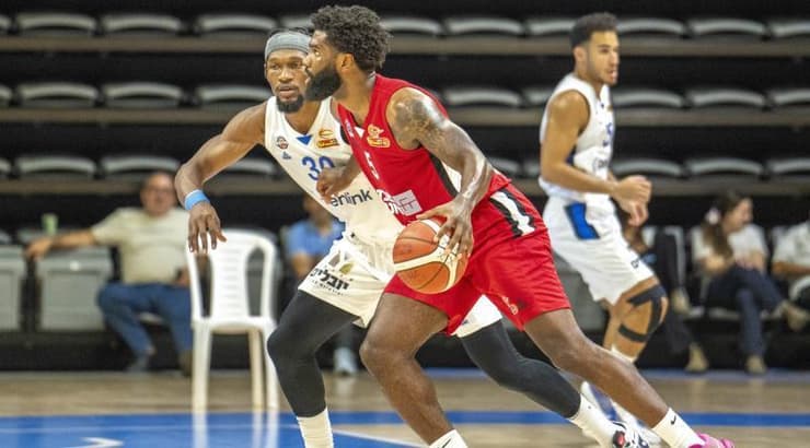 לנארד פרימן מכדרר (רועי כפיר) לנארד פרימן מכדרר