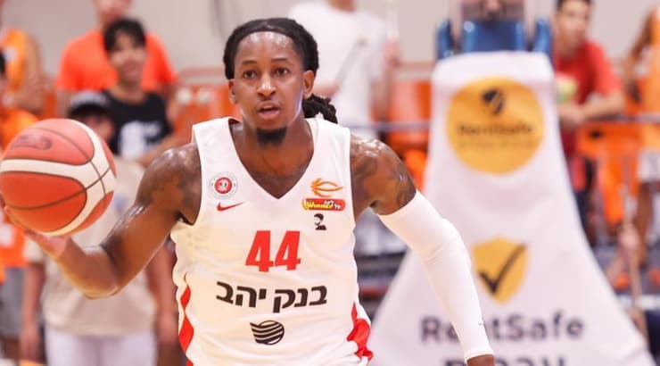 ספידי סמית' רץ