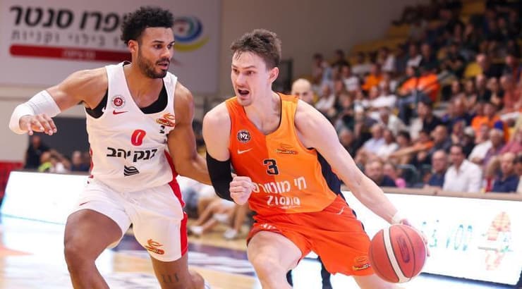 ג'ייק ואן טוברגן מול ג'סטין סמית'