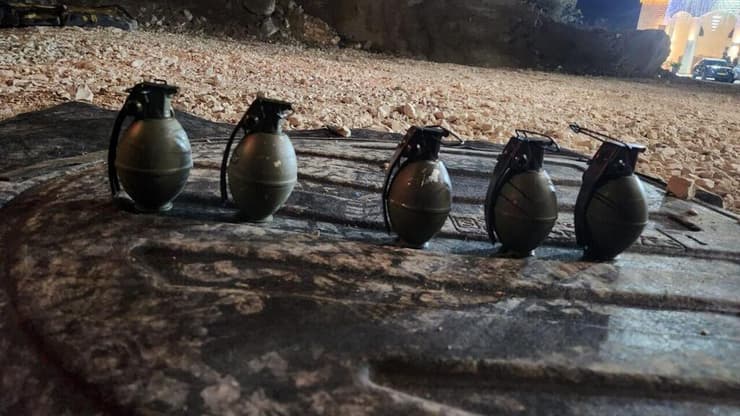 רימוני הרסס שנתפסו הרימונים של חוליית הירי שנתפסה בנצרת