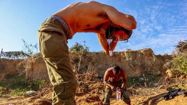 מתוך "לא גיבורים אנחנו"