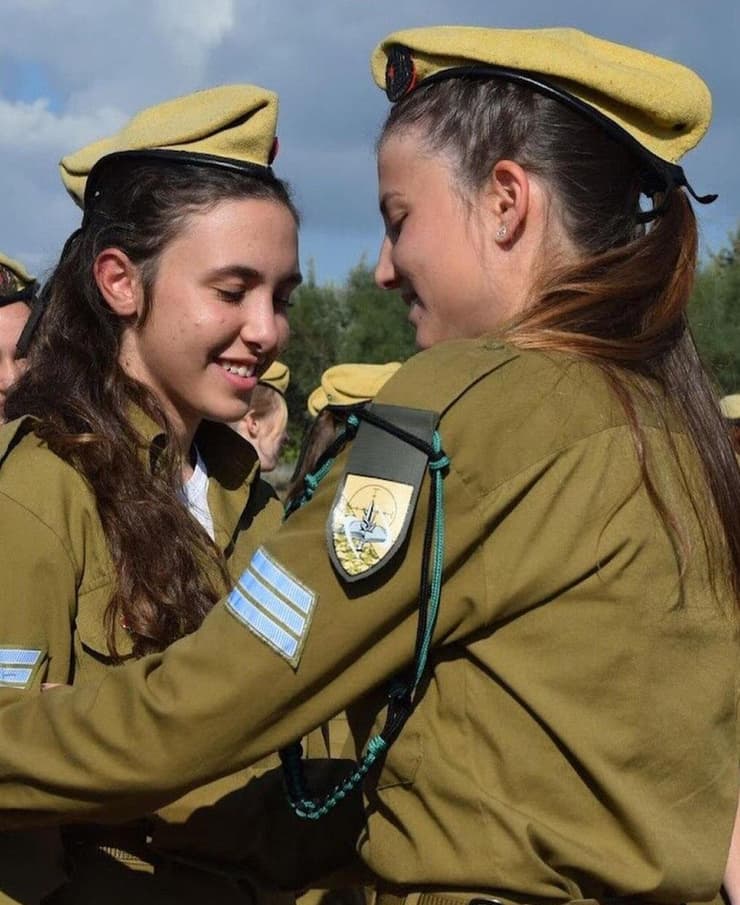 סמ"ר רון פרומין בסיום קורס מפקדות