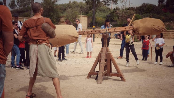 גלדיאטורים בגן לאומי קיסריה