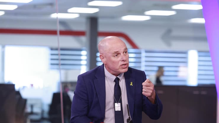 יזהר הס ריאיון אולפן ynet 