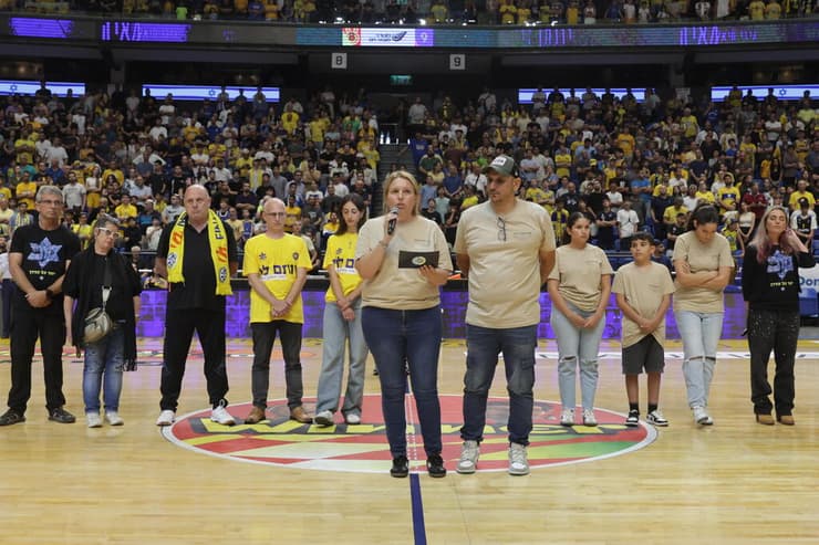 טקס לזכר אוהדי מכבי שנפלו במלחמה