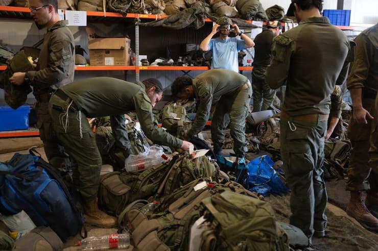 כוחות המילואים נערכים לכניסה לדרום לבנון