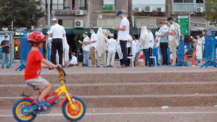 אופניים ביום כיפור בתל אביב, בשנה שעברה. מדי שנה נמכרים בישראל 350 אלף זוגות אופניים (צילום: דנה קופל) אופניים ביום כיפור
