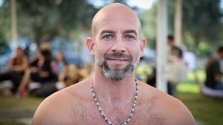 נתנאל דהן באירוע השנה לציון 7 באוקטובר של שבט קהילת הנובה