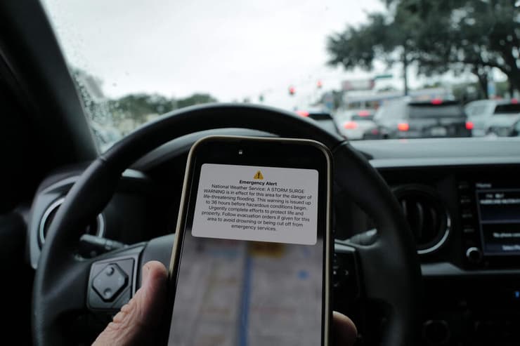 הוריקן מילטון אזהרה ל טלפונים טמפה פלורידה ארה"ב