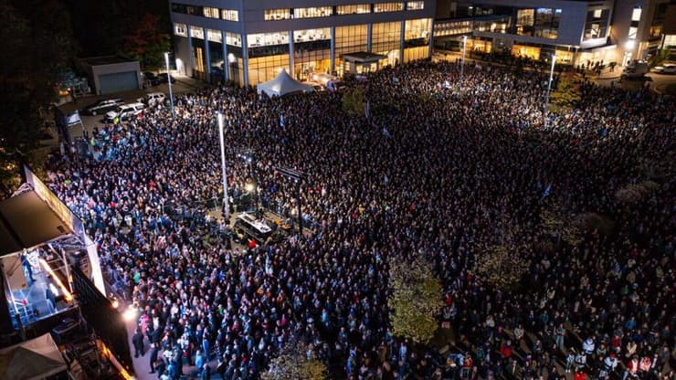 מנציחים את אירועי 7 באוקטובר בטורונטו, קנדה (צילום: הפדרציה היהודית של טורונטו (UJA)) מנציחים את אירועי ה-7 באוקטובר בטורונטו, קנדה