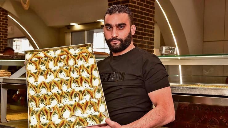 ממתקי הידידות - אלסדאקה. "בית המקדש של המתוקים" (צילום: שרון צור) ממתקי הידידות - אלסדאקה, נצרת