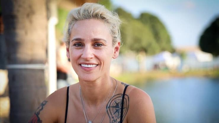 גילי יוסקוביץ' באירוע השנה לציון 7 באוקטובר של שבט קהילת הנובה