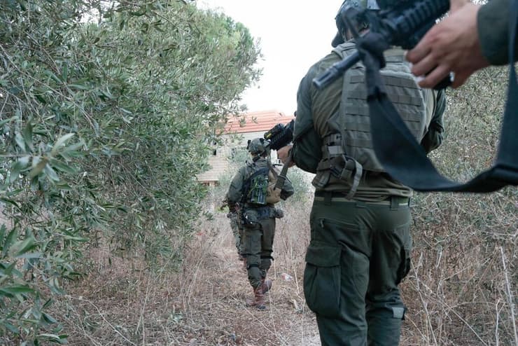 תיעוד של כוחות אוגדה 98 בלחימה דרום לבנון