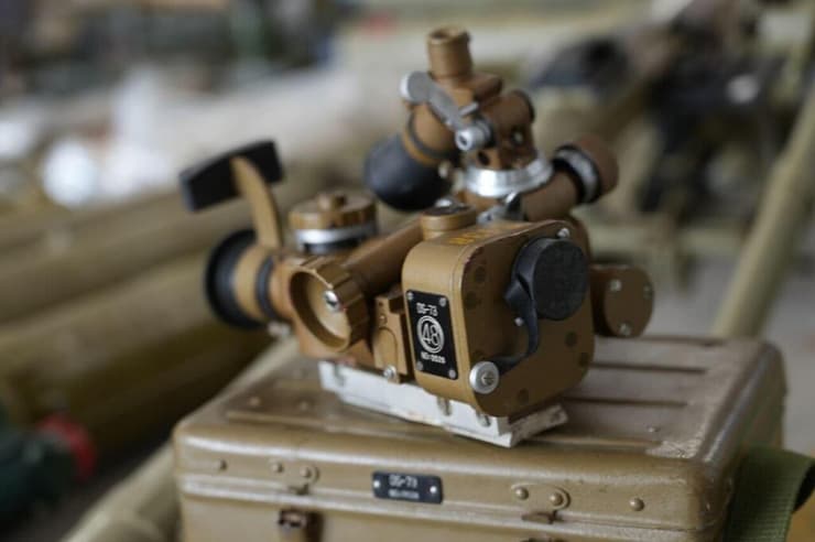 צילום: תומר שונם הלוי צה"ל מציג לתקשורת אמצעי לחימה שנתפסו