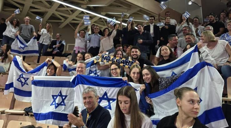 אוהדי מכבי תל אביב מתארחים בנסיכות