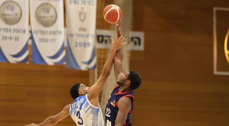 מאבק על הכדור