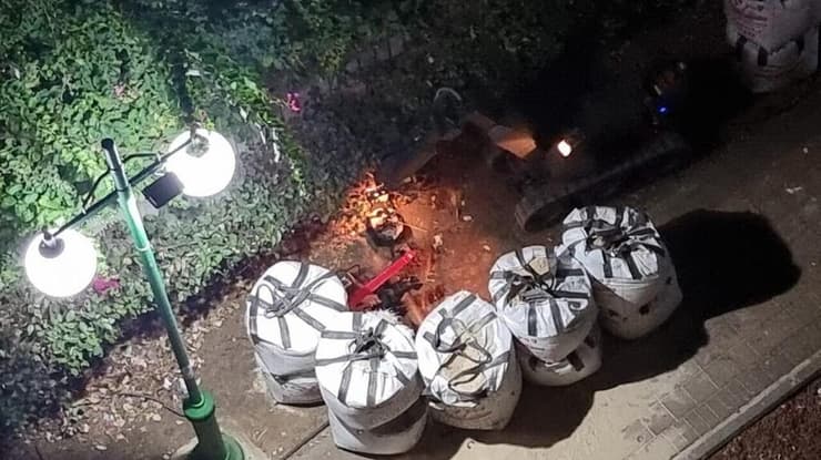 פירוק ראש הנפץ הקרבי ליד בניין מגורים בקריית מוצקין