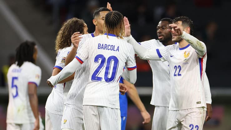 שחקני נבחרת צרפת חוגגים