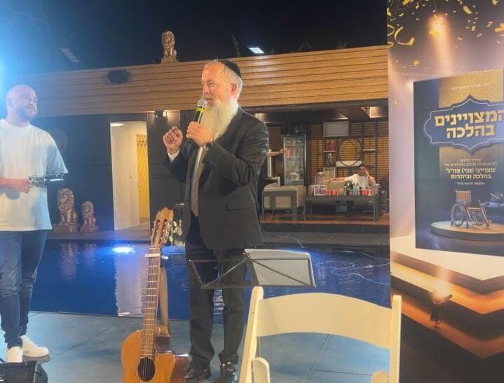 מאות שאלות ותשובות לאתגרי היהדות של הנכים. הרב ביסטריצקי מאות שאלות ותשובות לאתגרי היהדות של הנכים. הרב ביסטריצקי