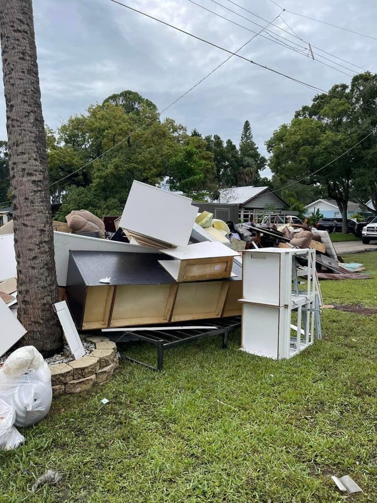 צילום: באדיבות אפי זרזי גלזן הרס לביתה של אפי זרזי גלזן ישראלית שחיה באזור טמפה פלורידה ארה"ב אחרי הוריקן הלין ושכעת התפנתה בעקבות ההוריקן מילטון