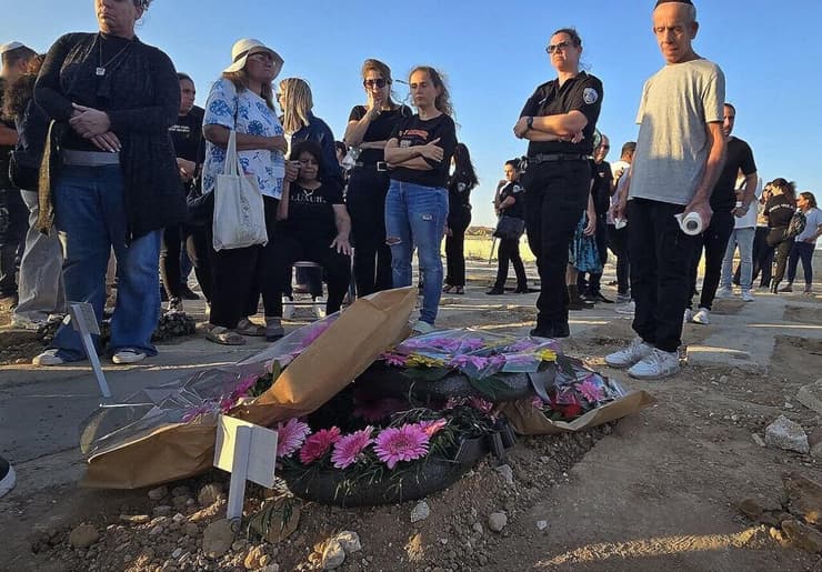 הלווייתה של רויטל יהוד ז"ל שנהרגה במטח הירי לעבר קריית שמונה