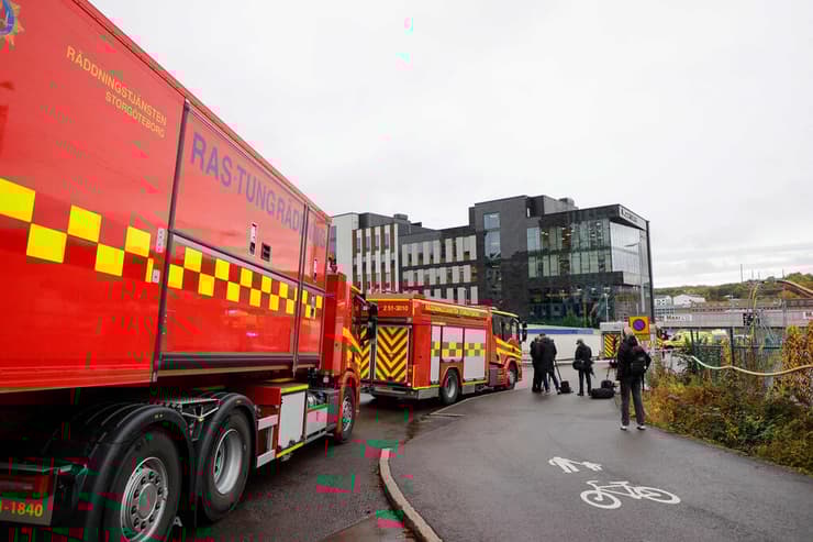 משטרת שבדיה בזירת ירי ליד משרדי חברת אלביט בעיר גטבורג