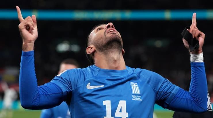 איוונגלוס פאבלידיס מקדיש את השער לג'ורג באלדוק