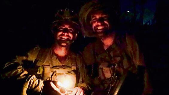 "רק רציתי לראות שהוא בסדר - ולעדכן את אמא". האחים אטינגר בלבנון yk14112347