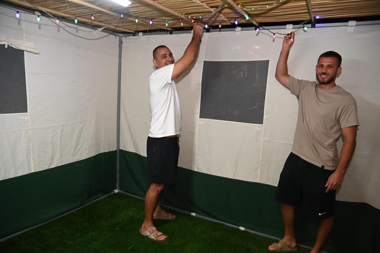 הסוכה של משפחת נומה בבאר שבע