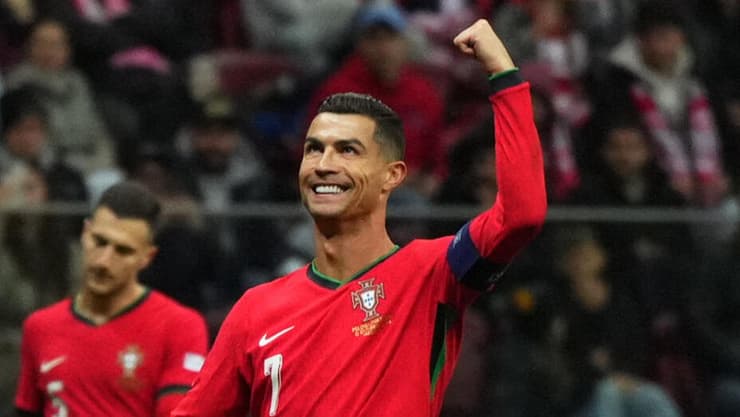 עוד נתון מדהים. כריסטיאנו רונאלדו (REUTERS/Aleksandra Szmigiel) שחקן נבחרת פורטוגל כריסטיאנו רונאלדו