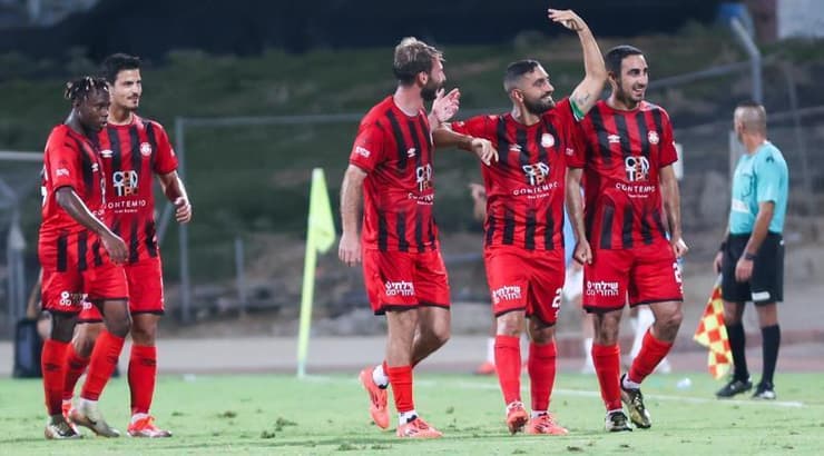 שחקני הפועל רמת גן חוגגים (שחר גרוס) שחקני הפועל רמת גן חוגגים