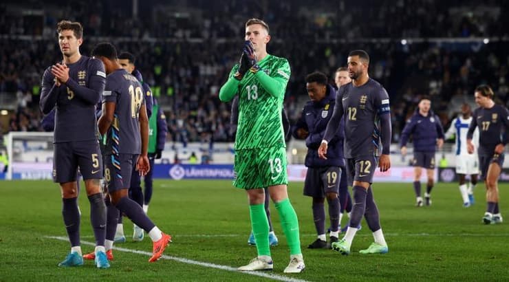 שחקני נבחרת אנגליה מודים לקהל בסיום (רויטרס) שחקני נבחרת אנגליה מודים לקהל בסיום