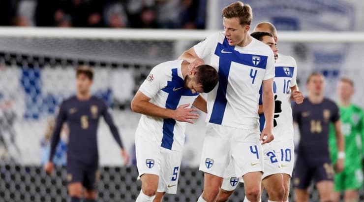 ארטו הוסקונן חוגג את השער המצמק (רויטרס) ארטו הוסקונן חוגג את השער המצמק