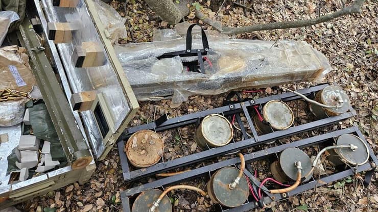 יואב זיתון עם לוחמי צה"ל בדרום לבנון