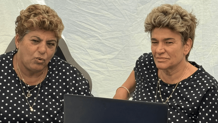 אדרי מתקשה לחזור לעצמה, וכל האהבה הזאת לא תחליף את העובדה שאין לה עם מי להזדקן והבית שלה נלקח ממנה. מתוך "רחל מאופקים" (צילום: באדיבות כאן 11, נו דרמה ו-8הפקות) מתוך "רחל מאופקים"