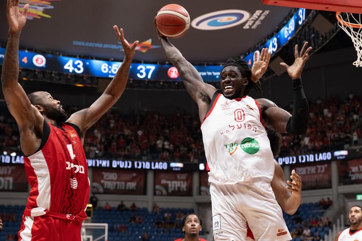 ג'ונתן מוטלי.